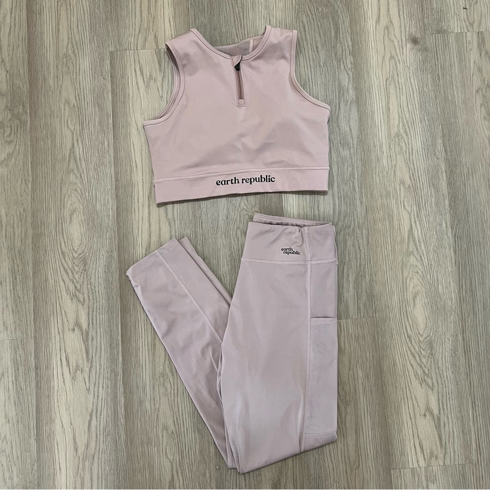 Earth Republic Light Mauve Activewear Set - Large